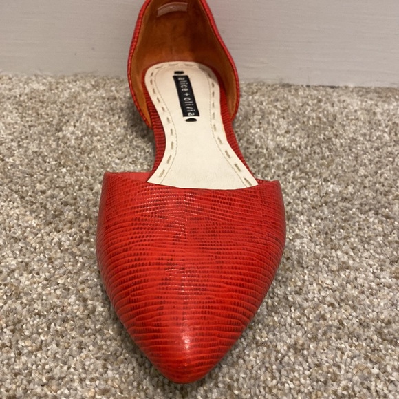 Alice + olivia red pointed toe leather flats. Size 40. - Picture 7 of 12